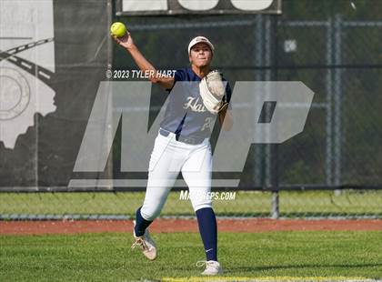 Thumbnail 3 in Decatur Central vs. Avon (IHSAA 4A Sectional #12 Semi-Final) photogallery.