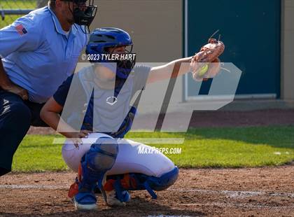 Thumbnail 2 in Decatur Central vs. Avon (IHSAA 4A Sectional #12 Semi-Final) photogallery.