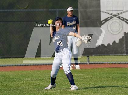 Thumbnail 3 in Decatur Central vs. Avon (IHSAA 4A Sectional #12 Semi-Final) photogallery.