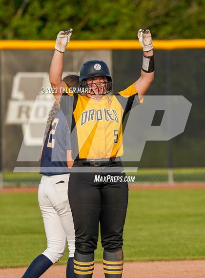 Thumbnail 1 in Decatur Central vs. Avon (IHSAA 4A Sectional #12 Semi-Final) photogallery.