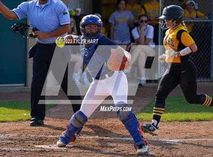 Thumbnail 1 in Decatur Central vs. Avon (IHSAA 4A Sectional #12 Semi-Final) photogallery.