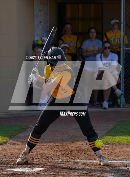 Thumbnail 2 in Decatur Central vs. Avon (IHSAA 4A Sectional #12 Semi-Final) photogallery.