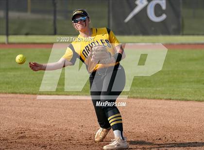 Thumbnail 1 in Decatur Central vs. Avon (IHSAA 4A Sectional #12 Semi-Final) photogallery.