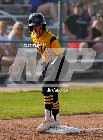 Thumbnail 3 in Decatur Central vs. Avon (IHSAA 4A Sectional #12 Semi-Final) photogallery.