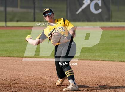 Thumbnail 3 in Decatur Central vs. Avon (IHSAA 4A Sectional #12 Semi-Final) photogallery.