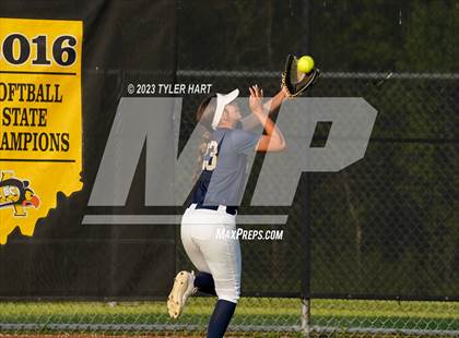 Thumbnail 3 in Decatur Central vs. Avon (IHSAA 4A Sectional #12 Semi-Final) photogallery.