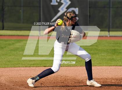 Thumbnail 1 in Decatur Central vs. Avon (IHSAA 4A Sectional #12 Semi-Final) photogallery.