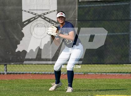 Thumbnail 2 in Decatur Central vs. Avon (IHSAA 4A Sectional #12 Semi-Final) photogallery.