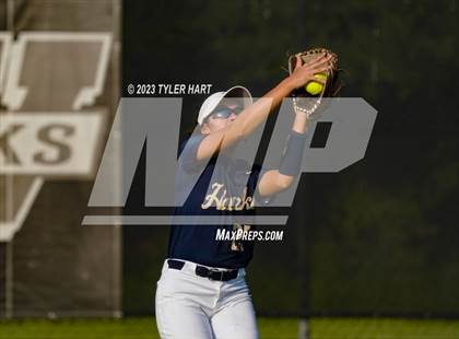 Thumbnail 1 in Decatur Central vs. Avon (IHSAA 4A Sectional #12 Semi-Final) photogallery.