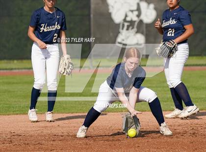 Thumbnail 2 in Decatur Central vs. Avon (IHSAA 4A Sectional #12 Semi-Final) photogallery.