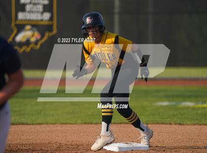 Thumbnail 2 in Decatur Central vs. Avon (IHSAA 4A Sectional #12 Semi-Final) photogallery.