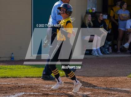 Thumbnail 2 in Decatur Central vs. Avon (IHSAA 4A Sectional #12 Semi-Final) photogallery.