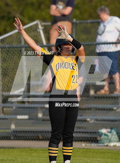 Thumbnail 3 in Decatur Central vs. Avon (IHSAA 4A Sectional #12 Semi-Final) photogallery.