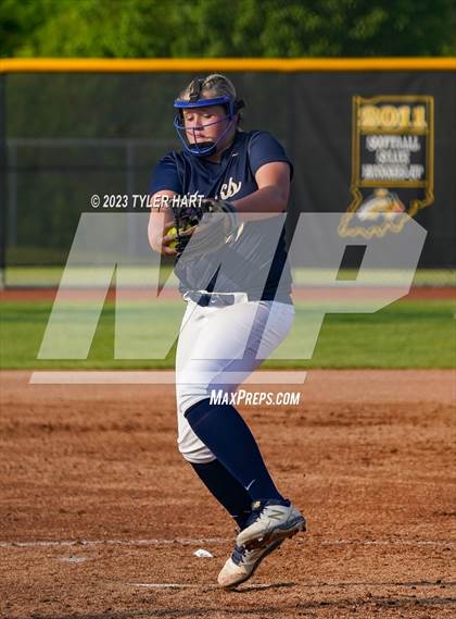 Thumbnail 1 in Decatur Central vs. Avon (IHSAA 4A Sectional #12 Semi-Final) photogallery.