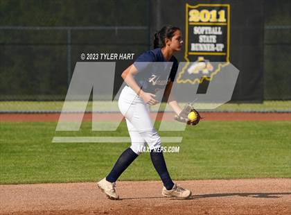 Thumbnail 2 in Decatur Central vs. Avon (IHSAA 4A Sectional #12 Semi-Final) photogallery.