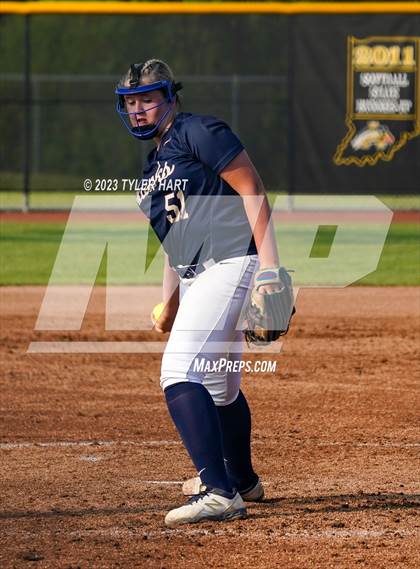 Thumbnail 3 in Decatur Central vs. Avon (IHSAA 4A Sectional #12 Semi-Final) photogallery.
