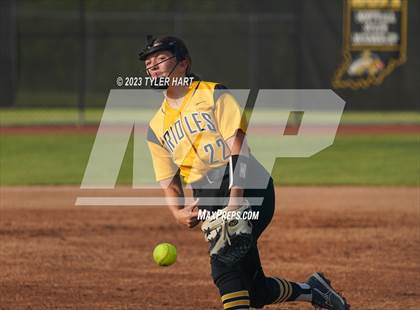 Thumbnail 3 in Decatur Central vs. Avon (IHSAA 4A Sectional #12 Semi-Final) photogallery.