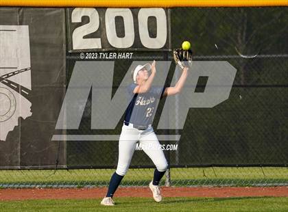Thumbnail 3 in Decatur Central vs. Avon (IHSAA 4A Sectional #12 Semi-Final) photogallery.