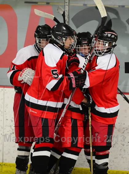 Thumbnail 2 in Warde/Ludlowe @ Branford photogallery.