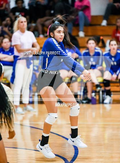 Thumbnail 3 in Cinco Ranch vs. Fort Bend Elkins photogallery.