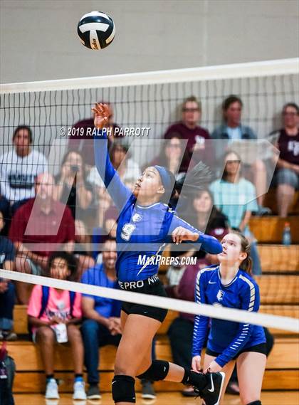 Thumbnail 2 in Cinco Ranch vs. Fort Bend Elkins photogallery.