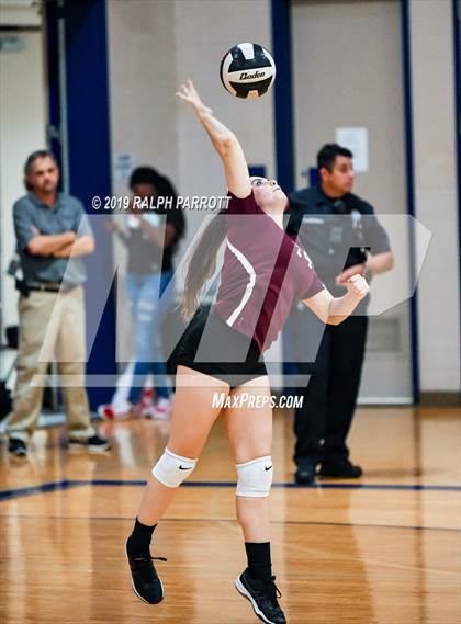 Thumbnail 1 in Cinco Ranch vs. Fort Bend Elkins photogallery.