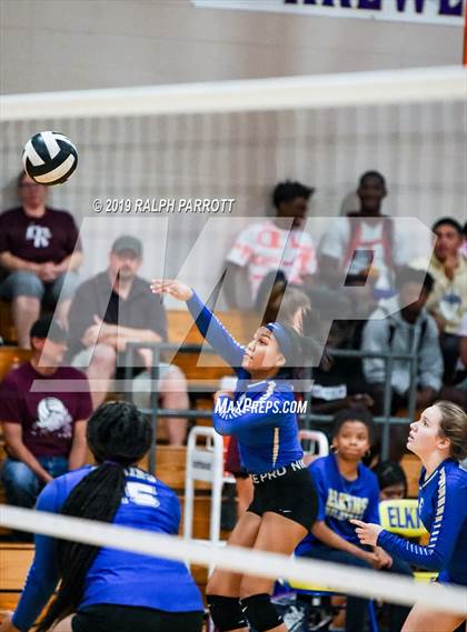 Thumbnail 1 in Cinco Ranch vs. Fort Bend Elkins photogallery.