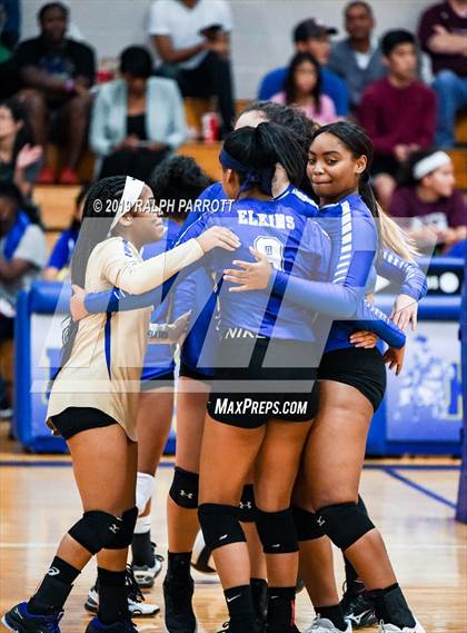 Thumbnail 3 in Cinco Ranch vs. Fort Bend Elkins photogallery.