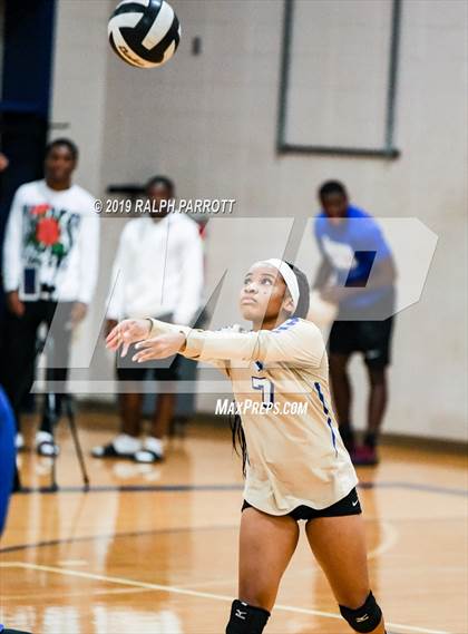 Thumbnail 1 in Cinco Ranch vs. Fort Bend Elkins photogallery.