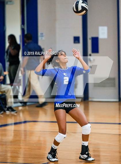 Thumbnail 1 in Cinco Ranch vs. Fort Bend Elkins photogallery.