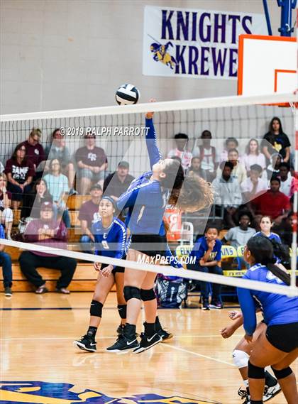 Thumbnail 3 in Cinco Ranch vs. Fort Bend Elkins photogallery.