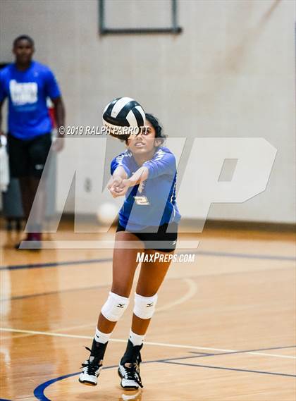 Thumbnail 3 in Cinco Ranch vs. Fort Bend Elkins photogallery.