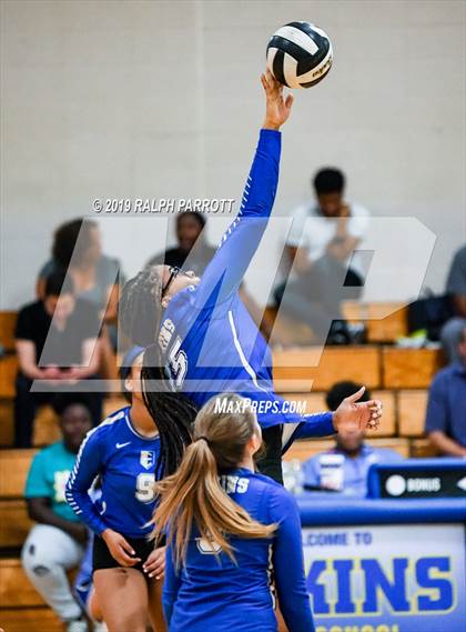 Thumbnail 1 in Cinco Ranch vs. Fort Bend Elkins photogallery.