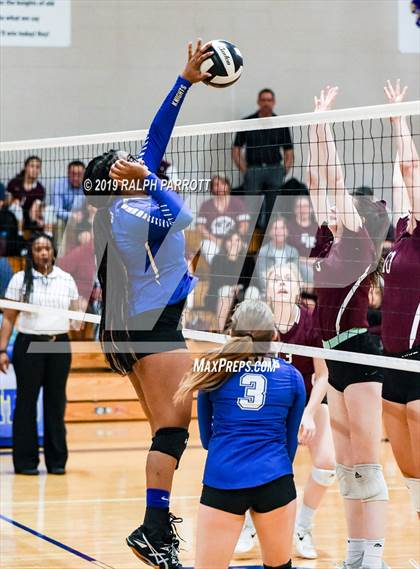 Thumbnail 1 in Cinco Ranch vs. Fort Bend Elkins photogallery.