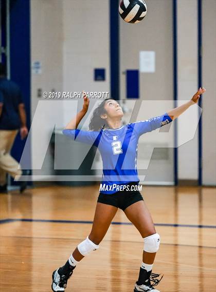 Thumbnail 3 in Cinco Ranch vs. Fort Bend Elkins photogallery.
