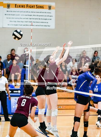 Thumbnail 3 in Cinco Ranch vs. Fort Bend Elkins photogallery.