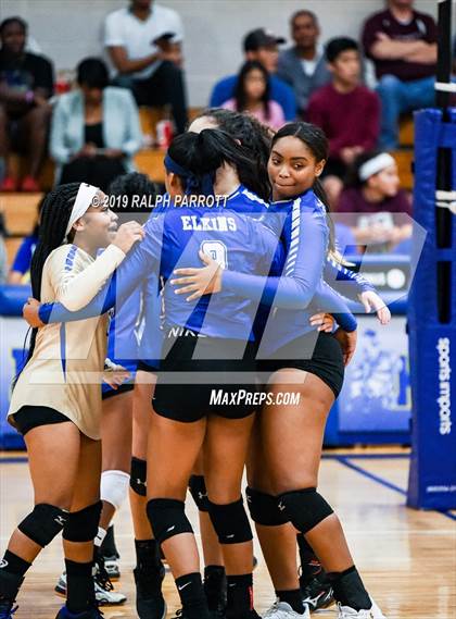 Thumbnail 2 in Cinco Ranch vs. Fort Bend Elkins photogallery.