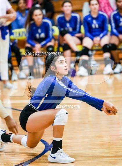 Thumbnail 1 in Cinco Ranch vs. Fort Bend Elkins photogallery.