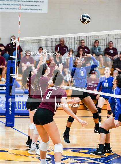 Thumbnail 2 in Cinco Ranch vs. Fort Bend Elkins photogallery.