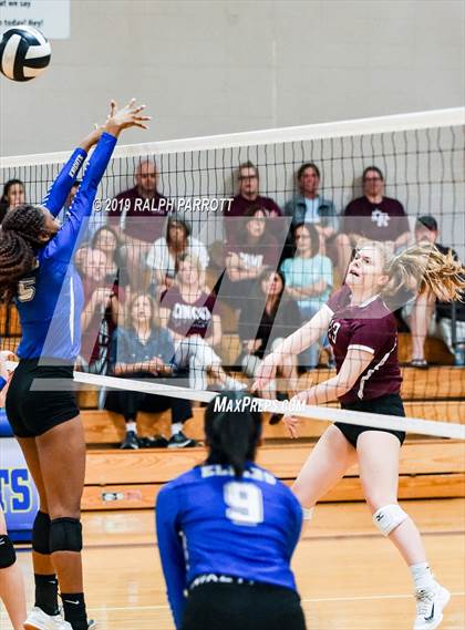 Thumbnail 3 in Cinco Ranch vs. Fort Bend Elkins photogallery.