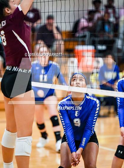 Thumbnail 1 in Cinco Ranch vs. Fort Bend Elkins photogallery.