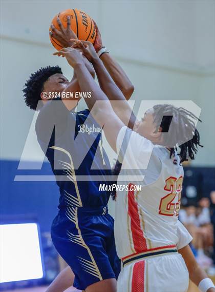 Thumbnail 3 in Greater Atlanta Christian vs. Blythewood (Lemon Street Classic) photogallery.