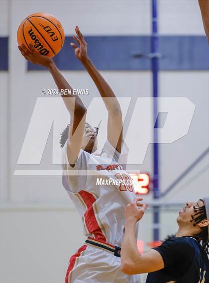 Thumbnail 3 in Greater Atlanta Christian vs. Blythewood (Lemon Street Classic) photogallery.