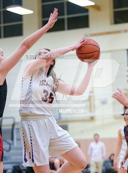 Thumbnail 1 in Issaquah vs. Newport - Bellevue photogallery.