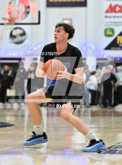 Thumbnail 2 in Folsom vs. Salesian College Preparatory (Gridley Invitational) photogallery.