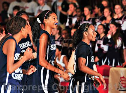 Thumbnail 3 in Horizon vs. Sierra Canyon (CIF SoCal Regional D5 Final) photogallery.