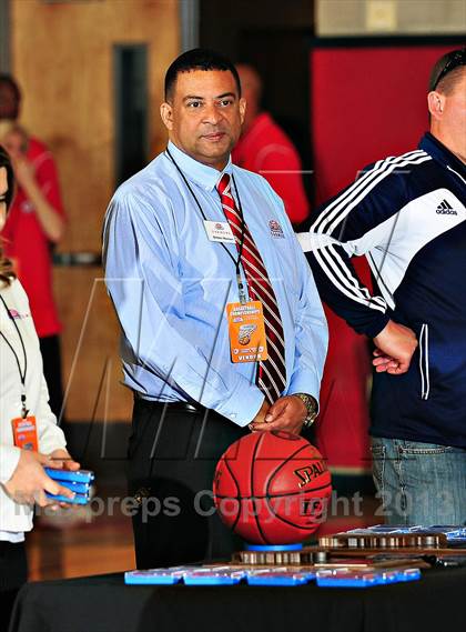 Thumbnail 1 in Horizon vs. Sierra Canyon (CIF SoCal Regional D5 Final) photogallery.