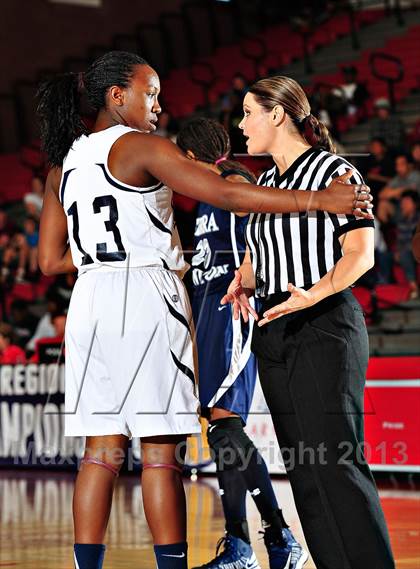 Thumbnail 2 in Horizon vs. Sierra Canyon (CIF SoCal Regional D5 Final) photogallery.