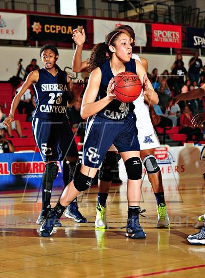 Thumbnail 1 in Horizon vs. Sierra Canyon (CIF SoCal Regional D5 Final) photogallery.
