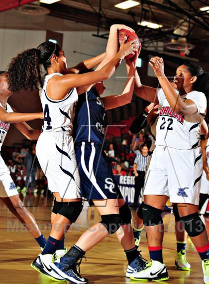 Thumbnail 1 in Horizon vs. Sierra Canyon (CIF SoCal Regional D5 Final) photogallery.